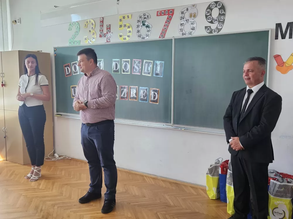 Slavonsko-brodska televizija darivala prvašiće