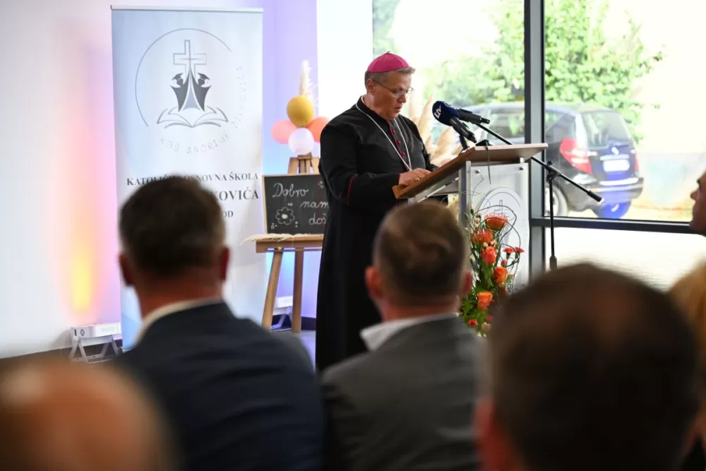 Svečano otvorena Katolička osnovna škola Andrije Živkovića u Slavonskom Brodu