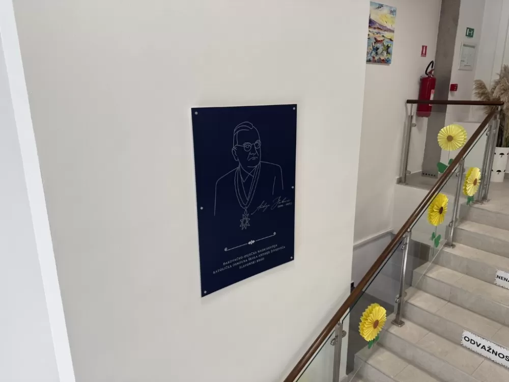 Svečano otvorena Katolička osnovna škola Andrije Živkovića u Slavonskom Brodu