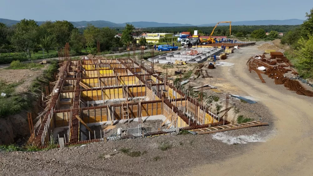 (FOTO) Prema planiranoj dinamici izvode se radovi na izgradnji Centra za starije osobe u Jakšiću 