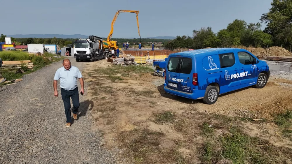 (FOTO) Prema planiranoj dinamici izvode se radovi na izgradnji Centra za starije osobe u Jakšiću 