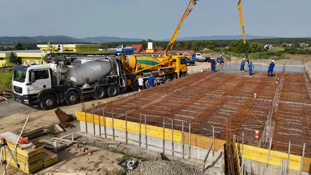 (FOTO) Prema planiranoj dinamici izvode se radovi na izgradnji Centra za starije osobe u Jakšiću 