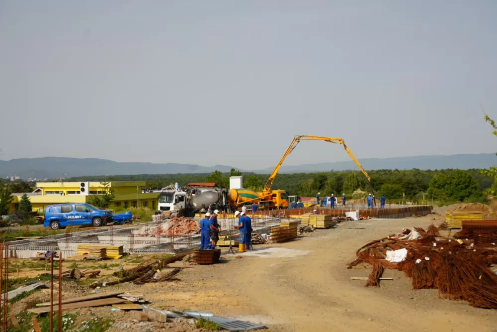 (FOTO) Prema planiranoj dinamici izvode se radovi na izgradnji Centra za starije osobe u Jakšiću 