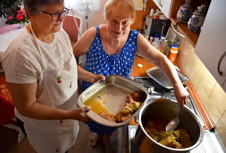 Prijatelji Veličanke Danice Mandić uz tortu proslavili 546 godina života