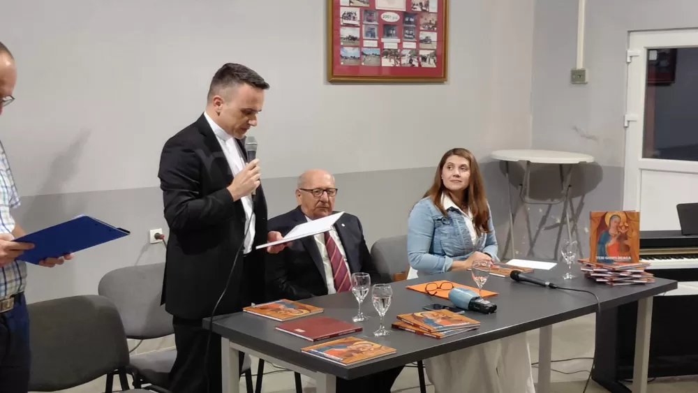 Predstavljena foto monografija Ivice Ciganovića “Tebi Gospo draga”