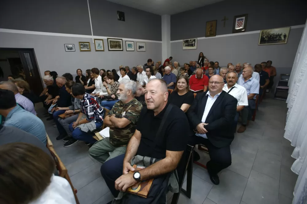 Predstavljena foto monografija Ivice Ciganovića “Tebi Gospo draga”