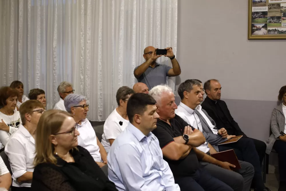 Predstavljena foto monografija Ivice Ciganovića “Tebi Gospo draga”