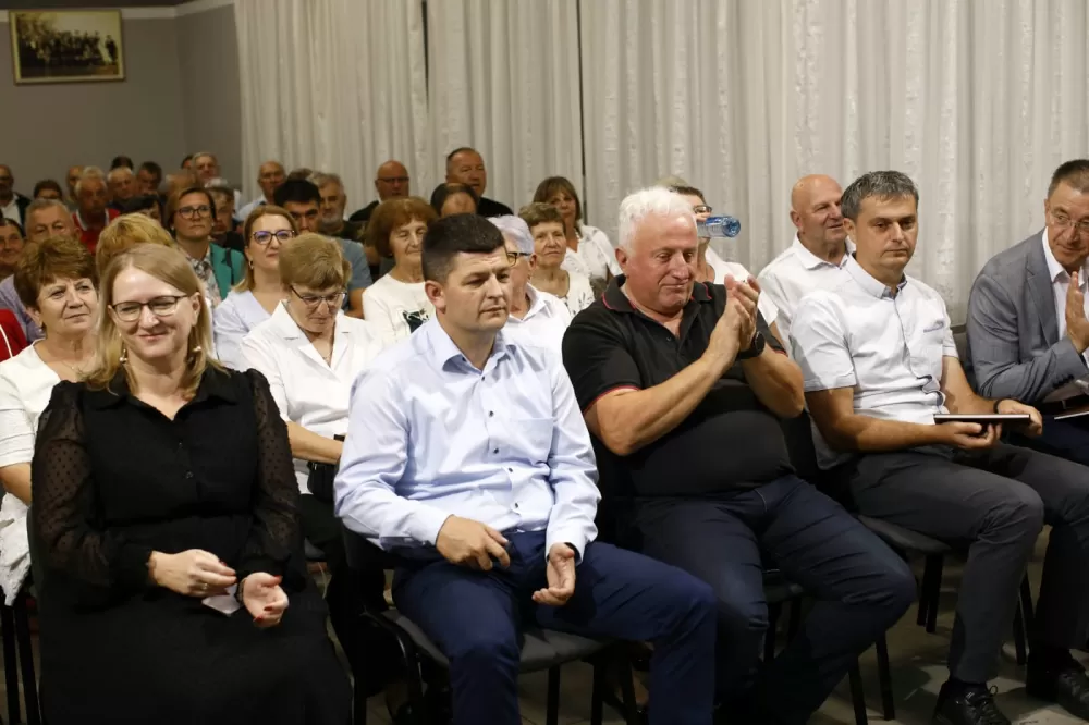 Predstavljena foto monografija Ivice Ciganovića “Tebi Gospo draga”