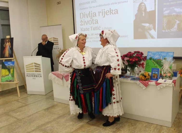 POETSKA VEČER: Predstavljena prva zbirka pjesama Kate Tutić „Divlja rijeka života“