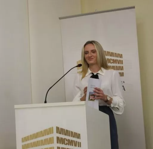 POETSKA VEČER: Predstavljena prva zbirka pjesama Kate Tutić „Divlja rijeka života“
