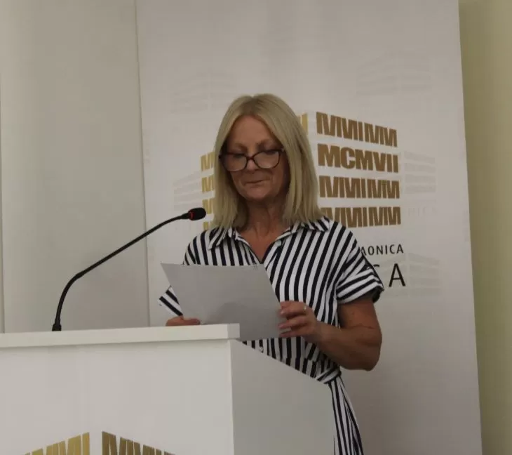 POETSKA VEČER: Predstavljena prva zbirka pjesama Kate Tutić „Divlja rijeka života“