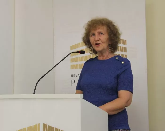 POETSKA VEČER: Predstavljena prva zbirka pjesama Kate Tutić „Divlja rijeka života“