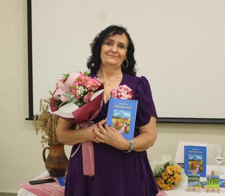 POETSKA VEČER: Predstavljena prva zbirka pjesama Kate Tutić „Divlja rijeka života“