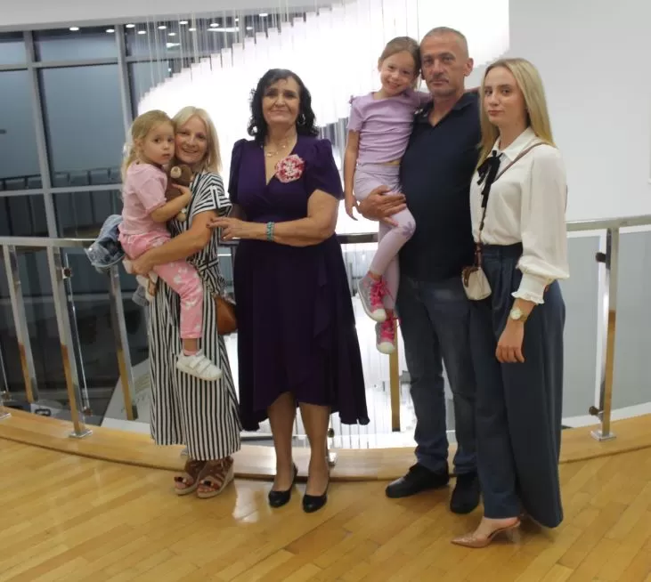 POETSKA VEČER: Predstavljena prva zbirka pjesama Kate Tutić „Divlja rijeka života“