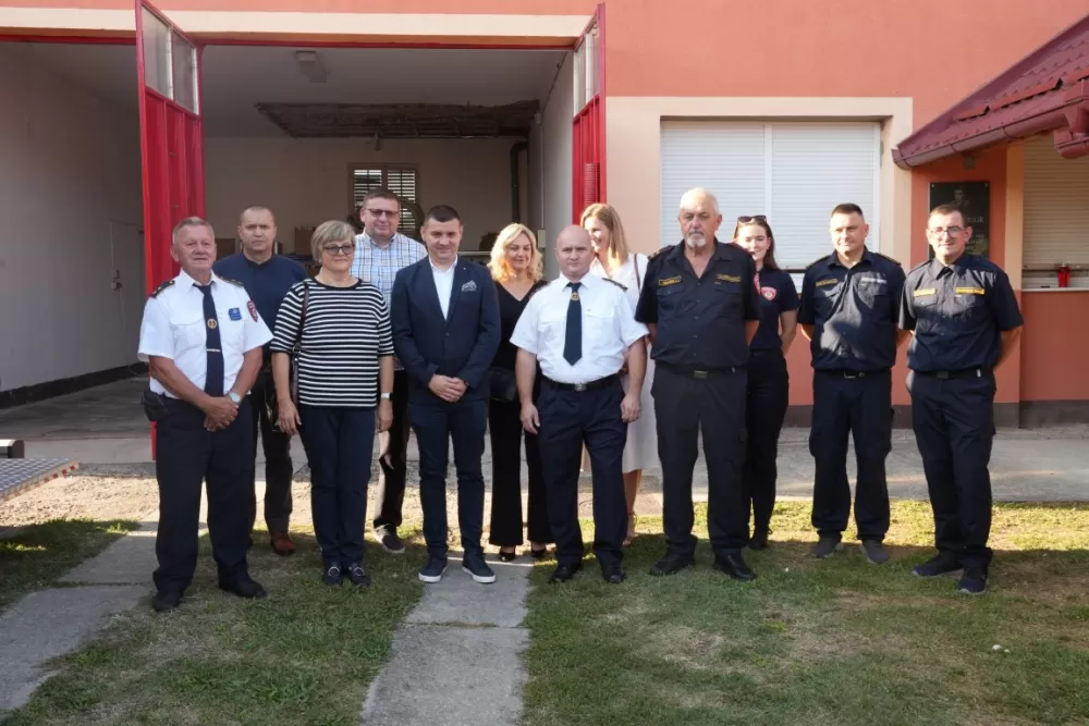 (FOTOGALERIJA) Proslavljen Dan općine Brodski Stupnik uz euharistijsko slavlje, polaganje vijenaca u čast poginulih branitelja i Svečanu sjednicu Općinskog vijeća 