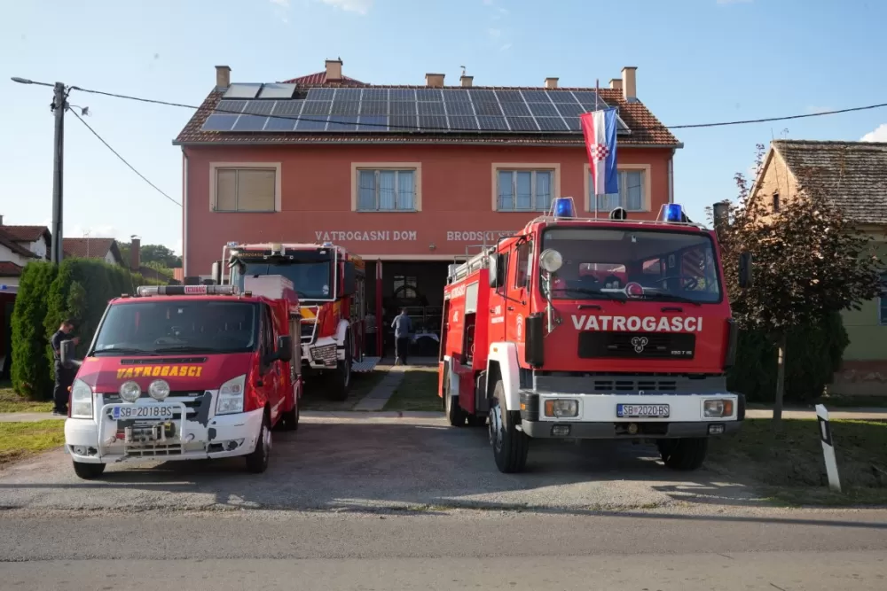 (FOTOGALERIJA) Proslavljen Dan općine Brodski Stupnik uz euharistijsko slavlje, polaganje vijenaca u čast poginulih branitelja i Svečanu sjednicu Općinskog vijeća 