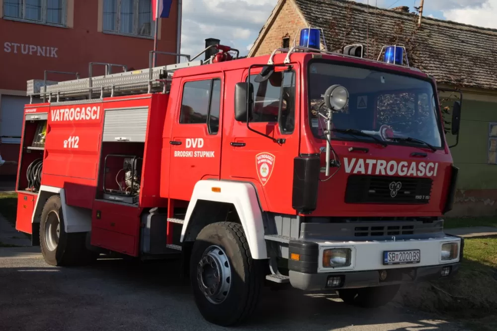 (FOTOGALERIJA) Proslavljen Dan općine Brodski Stupnik uz euharistijsko slavlje, polaganje vijenaca u čast poginulih branitelja i Svečanu sjednicu Općinskog vijeća 