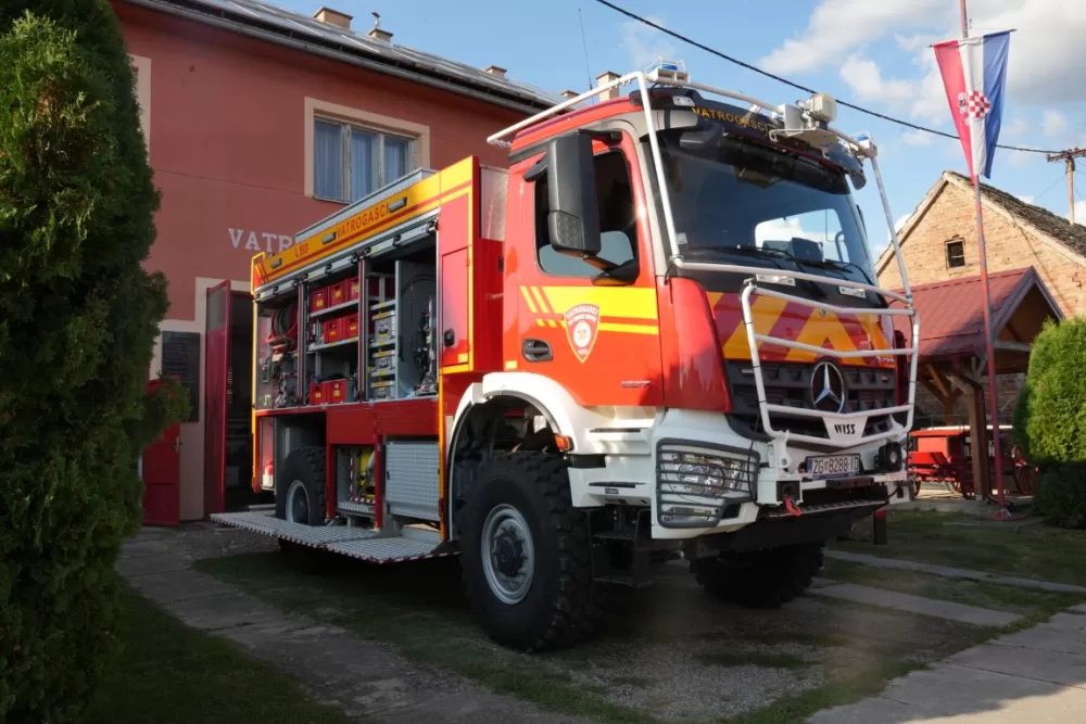 (FOTOGALERIJA) Proslavljen Dan općine Brodski Stupnik uz euharistijsko slavlje, polaganje vijenaca u čast poginulih branitelja i Svečanu sjednicu Općinskog vijeća 