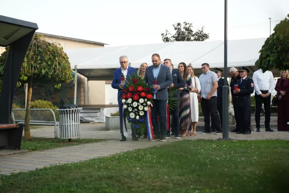 (FOTOGALERIJA) Proslavljen Dan općine Brodski Stupnik uz euharistijsko slavlje, polaganje vijenaca u čast poginulih branitelja i Svečanu sjednicu Općinskog vijeća 