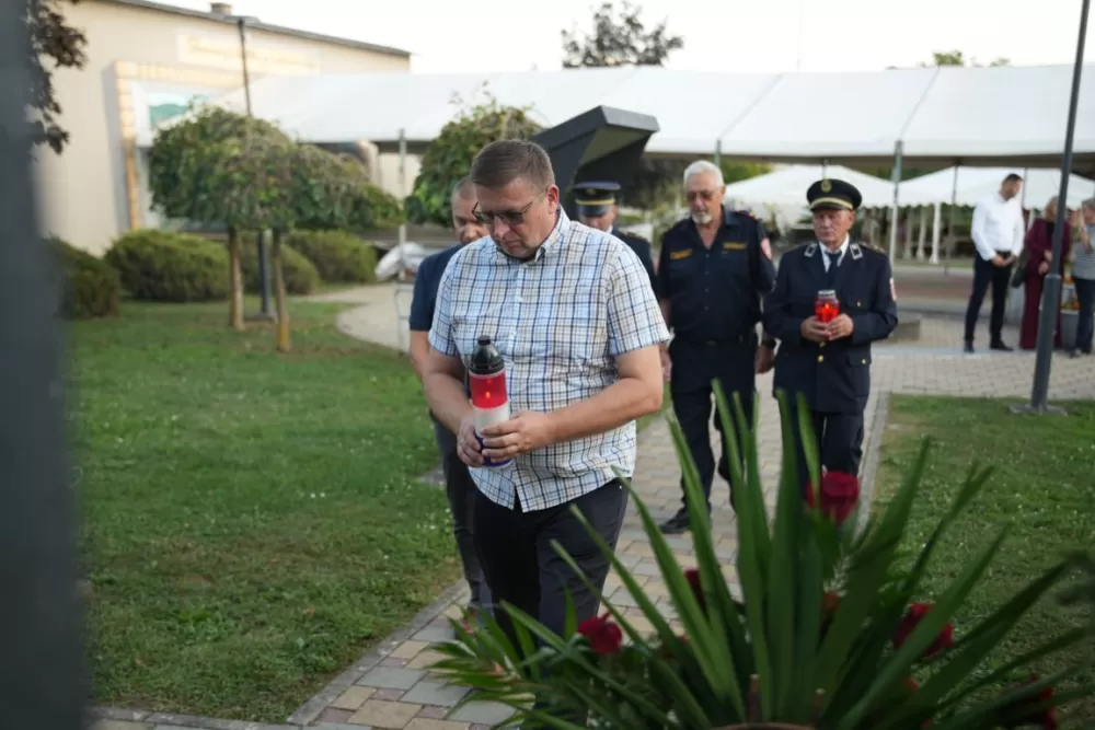 (FOTOGALERIJA) Proslavljen Dan općine Brodski Stupnik uz euharistijsko slavlje, polaganje vijenaca u čast poginulih branitelja i Svečanu sjednicu Općinskog vijeća 