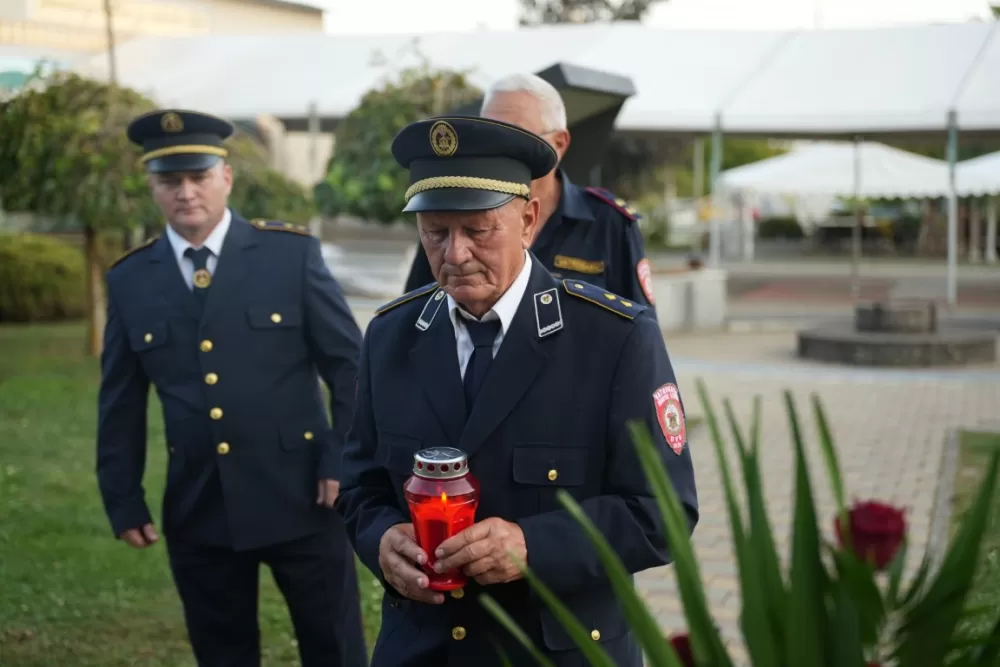 (FOTOGALERIJA) Proslavljen Dan općine Brodski Stupnik uz euharistijsko slavlje, polaganje vijenaca u čast poginulih branitelja i Svečanu sjednicu Općinskog vijeća 