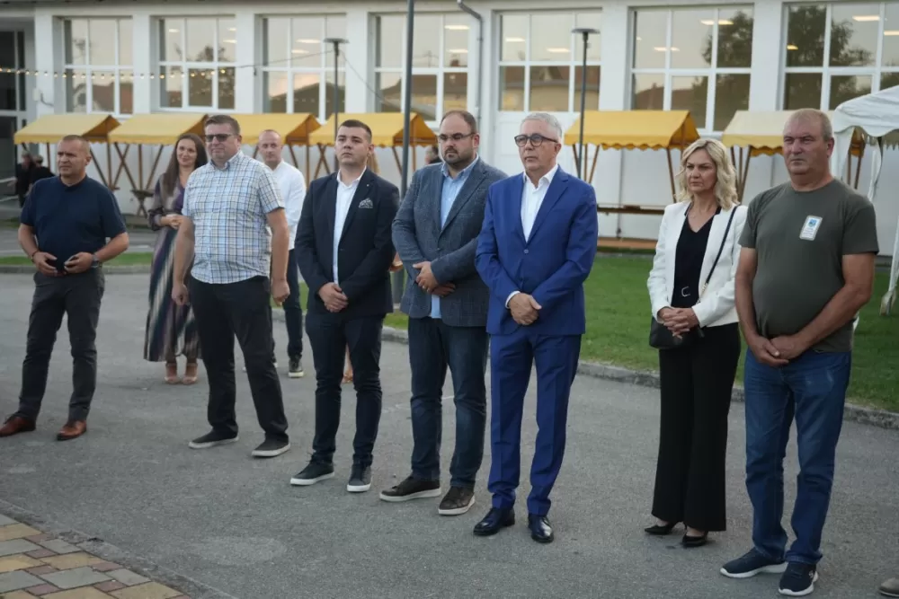 (FOTOGALERIJA) Proslavljen Dan općine Brodski Stupnik uz euharistijsko slavlje, polaganje vijenaca u čast poginulih branitelja i Svečanu sjednicu Općinskog vijeća 