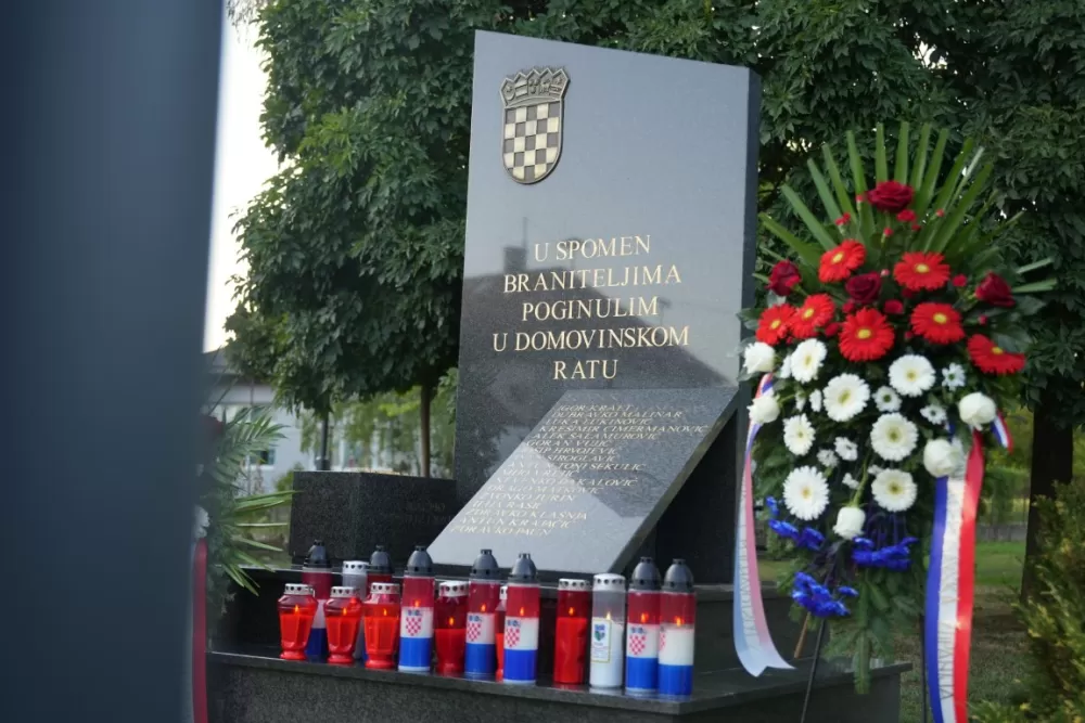 (FOTOGALERIJA) Proslavljen Dan općine Brodski Stupnik uz euharistijsko slavlje, polaganje vijenaca u čast poginulih branitelja i Svečanu sjednicu Općinskog vijeća 