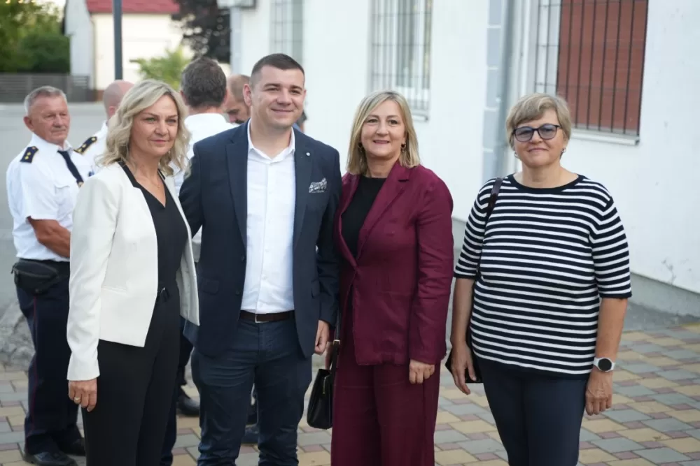 (FOTOGALERIJA) Proslavljen Dan općine Brodski Stupnik uz euharistijsko slavlje, polaganje vijenaca u čast poginulih branitelja i Svečanu sjednicu Općinskog vijeća 