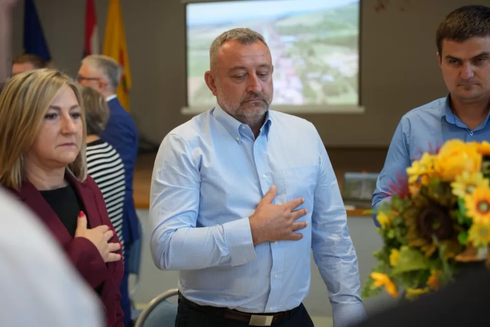 (FOTOGALERIJA) Proslavljen Dan općine Brodski Stupnik uz euharistijsko slavlje, polaganje vijenaca u čast poginulih branitelja i Svečanu sjednicu Općinskog vijeća 