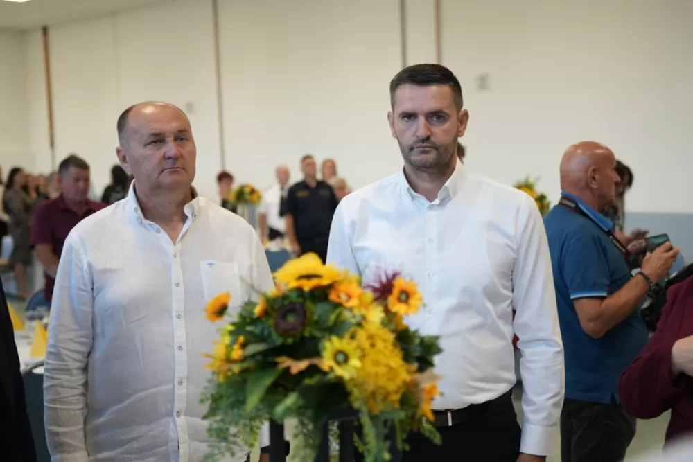 (FOTOGALERIJA) Proslavljen Dan općine Brodski Stupnik uz euharistijsko slavlje, polaganje vijenaca u čast poginulih branitelja i Svečanu sjednicu Općinskog vijeća 