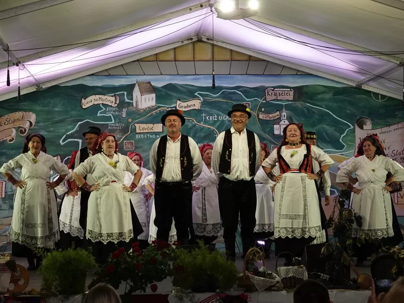Snaše spretnim nogama gazile grožđe: Manifestacija koja gotovo četiri desetljeća uspješno spaja kulturu, tradiciju, enologiju i gastronomiju