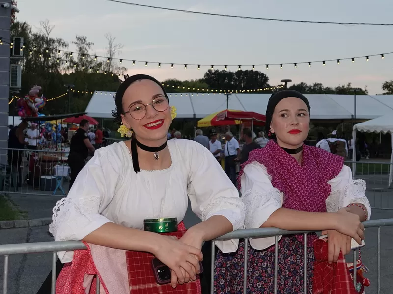 Snaše spretnim nogama gazile grožđe: Manifestacija koja gotovo četiri desetljeća uspješno spaja kulturu, tradiciju, enologiju i gastronomiju