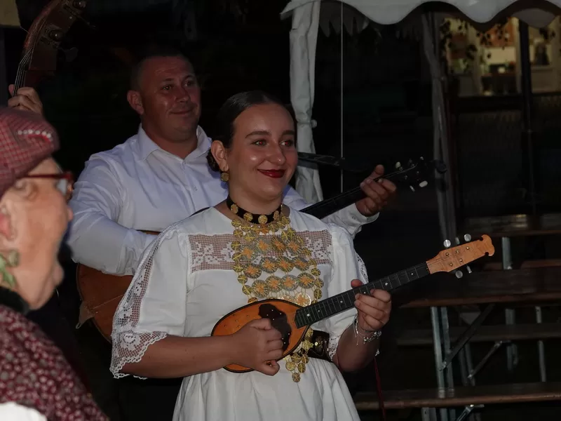 Snaše spretnim nogama gazile grožđe: Manifestacija koja gotovo četiri desetljeća uspješno spaja kulturu, tradiciju, enologiju i gastronomiju