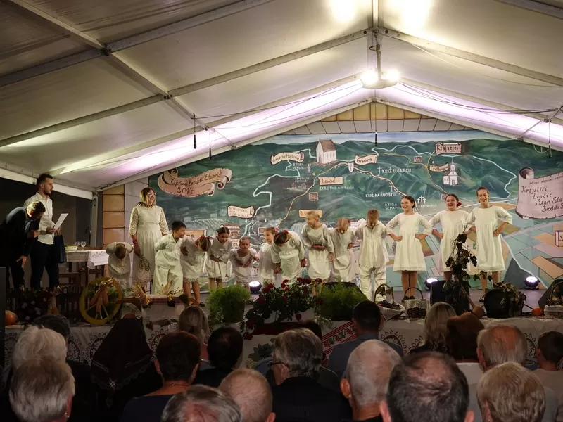 Snaše spretnim nogama gazile grožđe: Manifestacija koja gotovo četiri desetljeća uspješno spaja kulturu, tradiciju, enologiju i gastronomiju