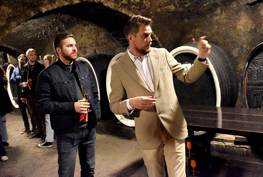 U prigodi Martinja uz domaće i brojni ljubitelji vina iz inozemstva u podrumima kutjevačkih vinara [FOTO]