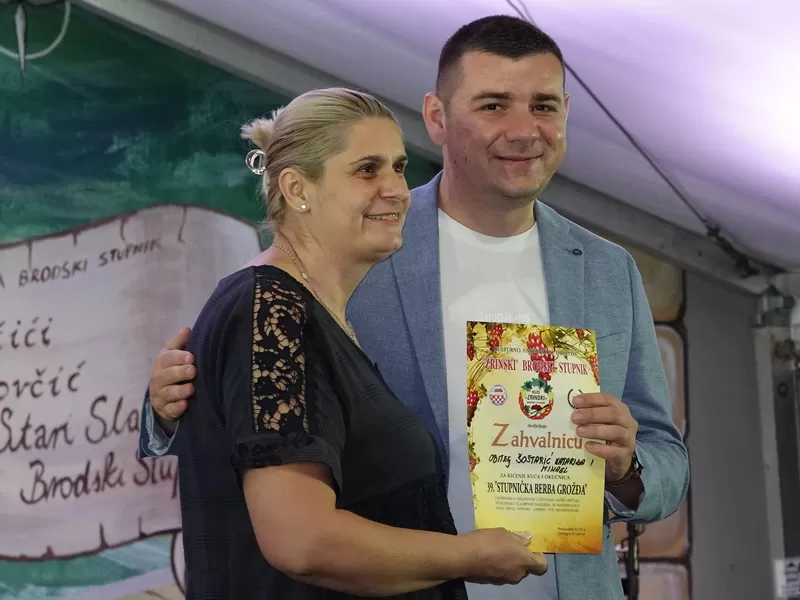 Snaše spretnim nogama gazile grožđe: Manifestacija koja gotovo četiri desetljeća uspješno spaja kulturu, tradiciju, enologiju i gastronomiju