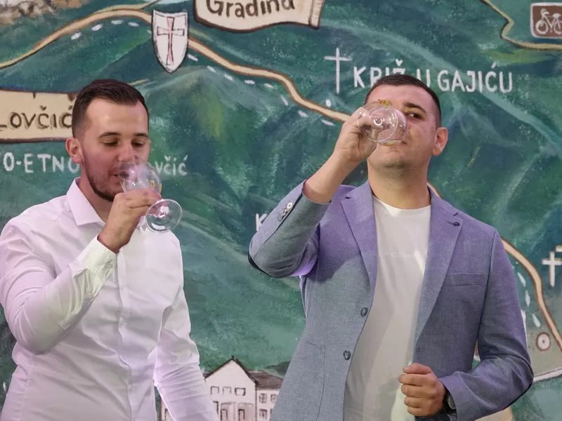 Snaše spretnim nogama gazile grožđe: Manifestacija koja gotovo četiri desetljeća uspješno spaja kulturu, tradiciju, enologiju i gastronomiju