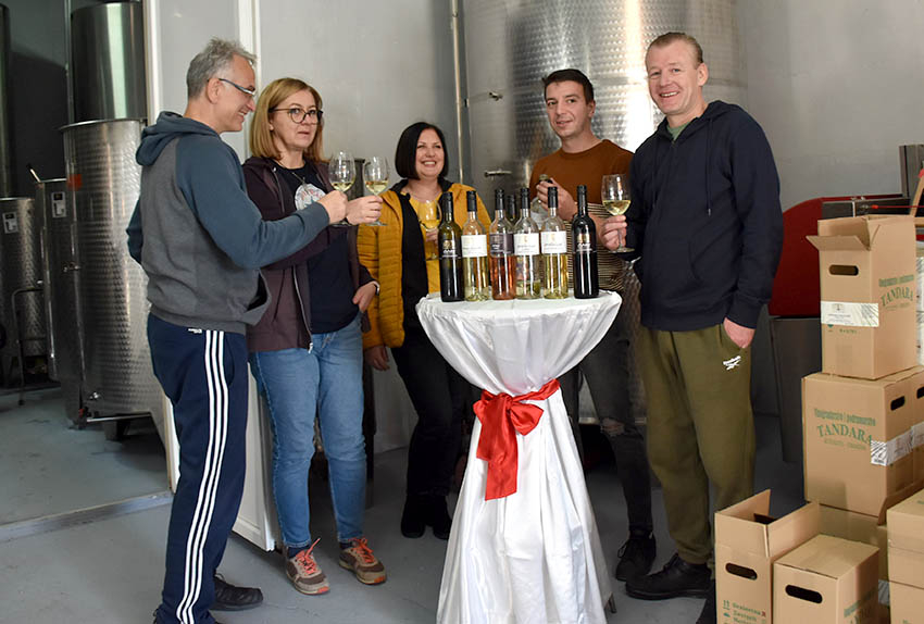 U prigodi Martinja uz domaće i brojni ljubitelji vina iz inozemstva u podrumima kutjevačkih vinara [FOTO]