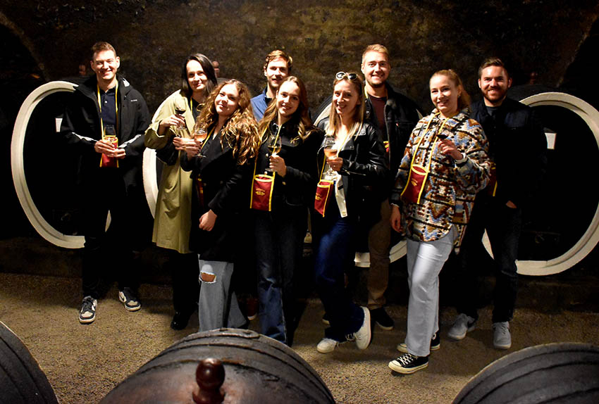 U prigodi Martinja uz domaće i brojni ljubitelji vina iz inozemstva u podrumima kutjevačkih vinara [FOTO]