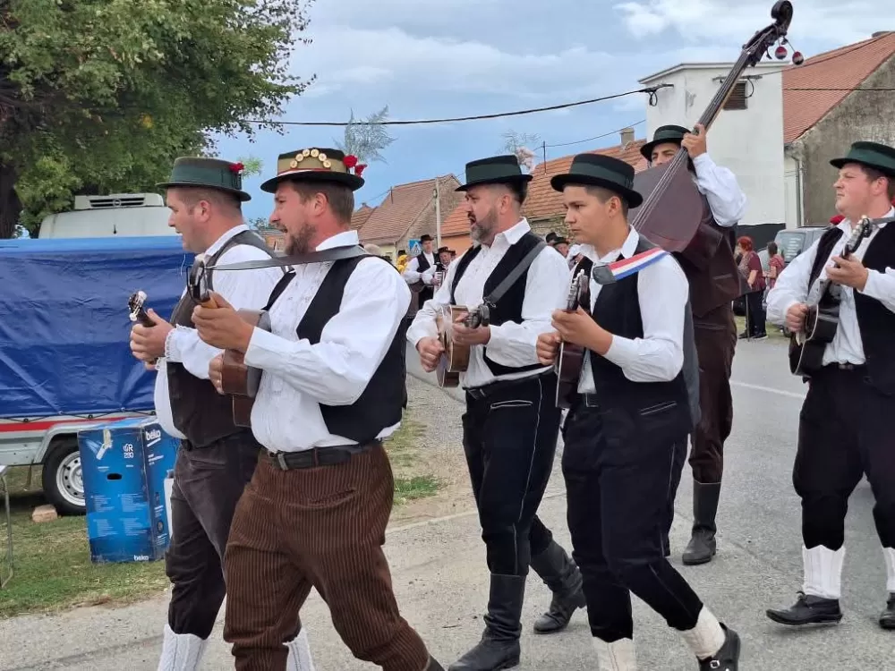 [FOTOGALERIJA] Sve onako kako se to nekad radilo: 44. Ižmača u Beravcima