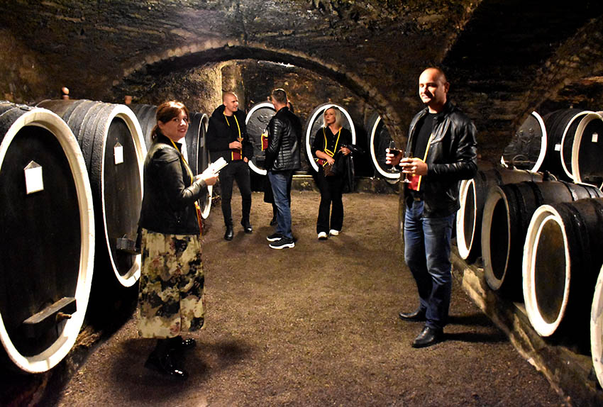 U prigodi Martinja uz domaće i brojni ljubitelji vina iz inozemstva u podrumima kutjevačkih vinara [FOTO]
