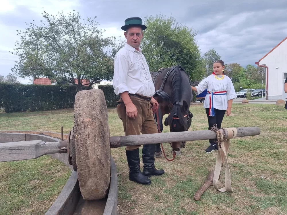[FOTOGALERIJA] Sve onako kako se to nekad radilo: 44. Ižmača u Beravcima