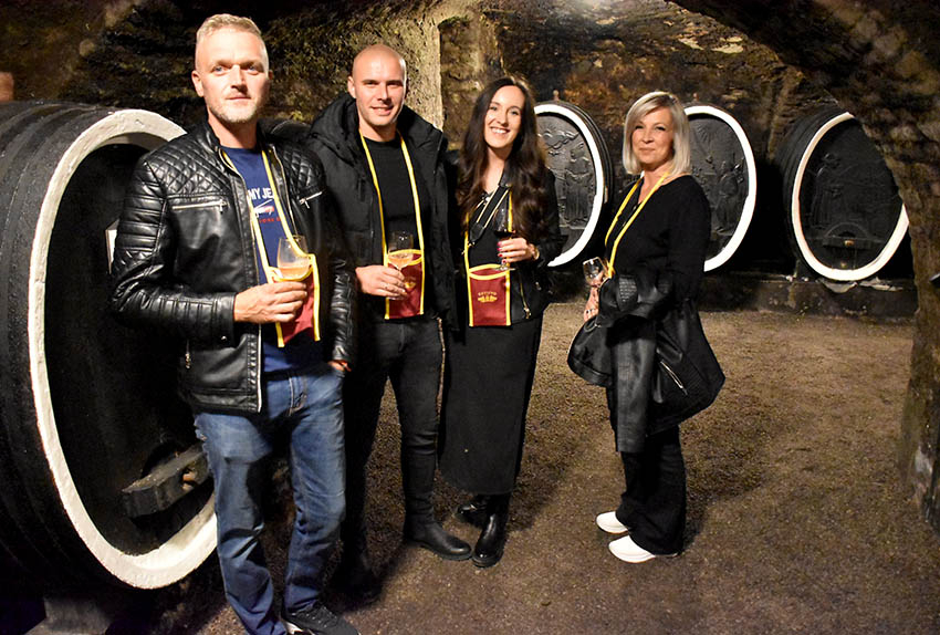 U prigodi Martinja uz domaće i brojni ljubitelji vina iz inozemstva u podrumima kutjevačkih vinara [FOTO]