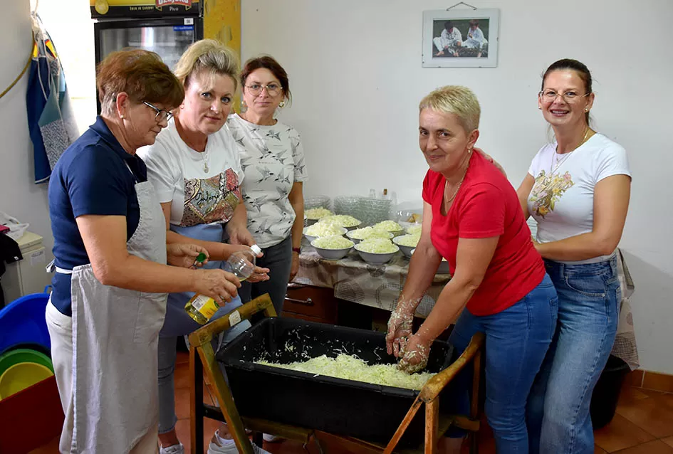 (FOTO) Velika svečanost u Alilovcima: Proslavljena 100. obljetnica kapelice Blažene Djevice Marije
