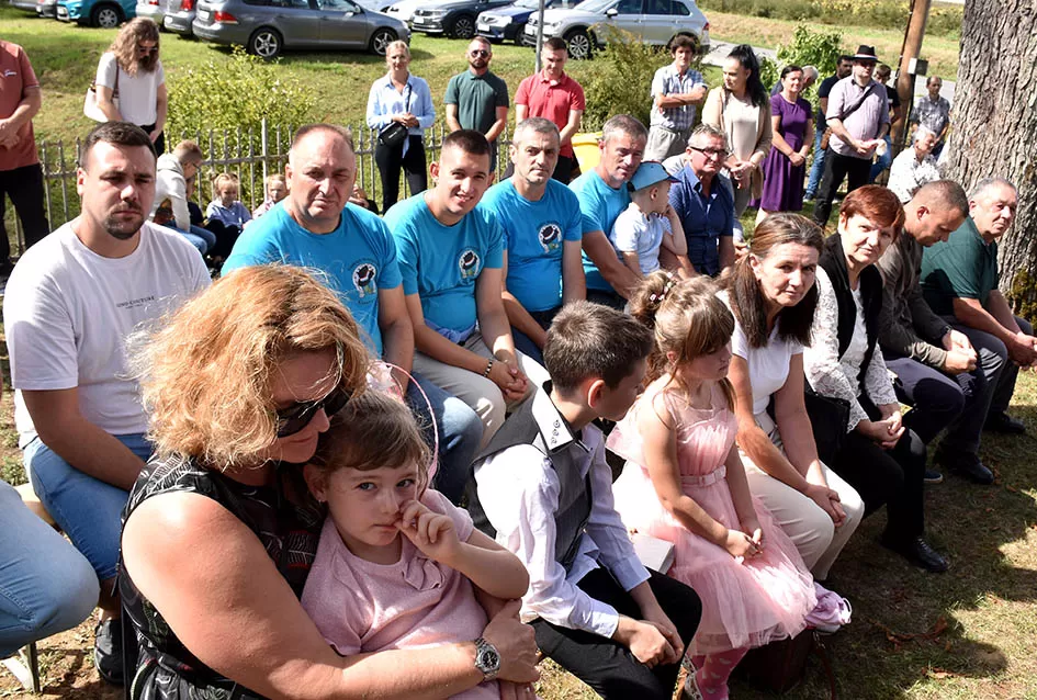 (FOTO) Velika svečanost u Alilovcima: Proslavljena 100. obljetnica kapelice Blažene Djevice Marije