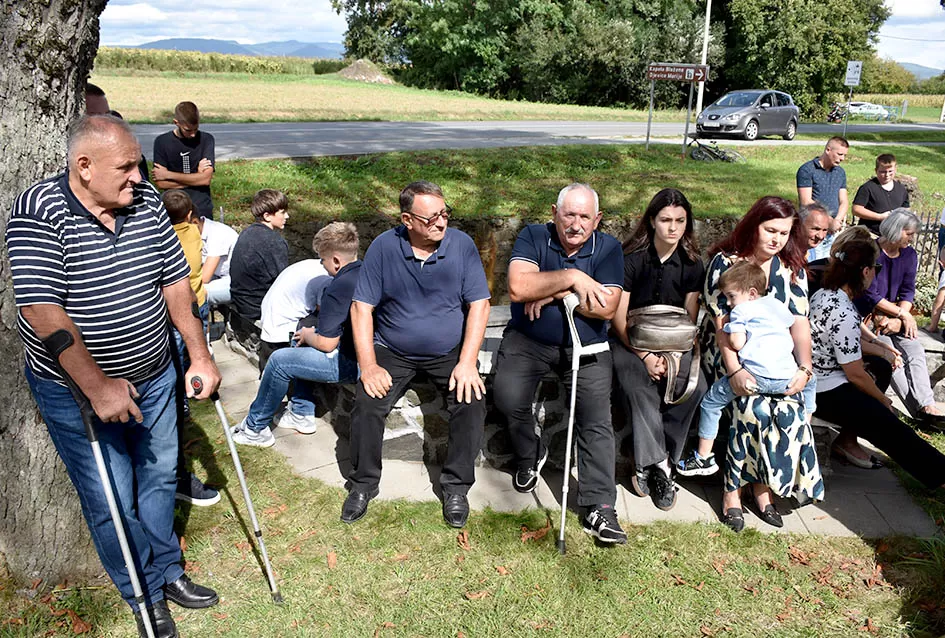 (FOTO) Velika svečanost u Alilovcima: Proslavljena 100. obljetnica kapelice Blažene Djevice Marije