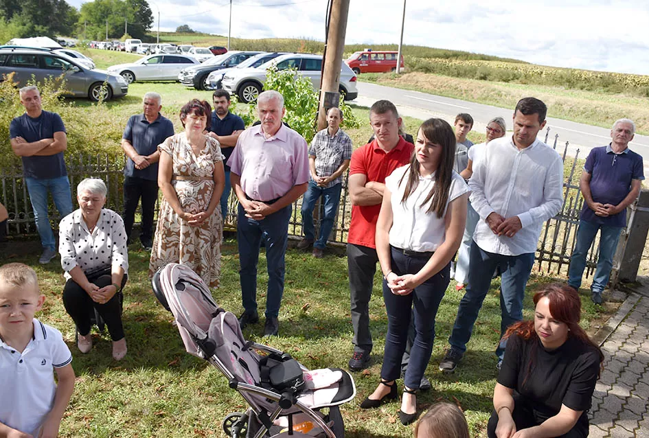 (FOTO) Velika svečanost u Alilovcima: Proslavljena 100. obljetnica kapelice Blažene Djevice Marije