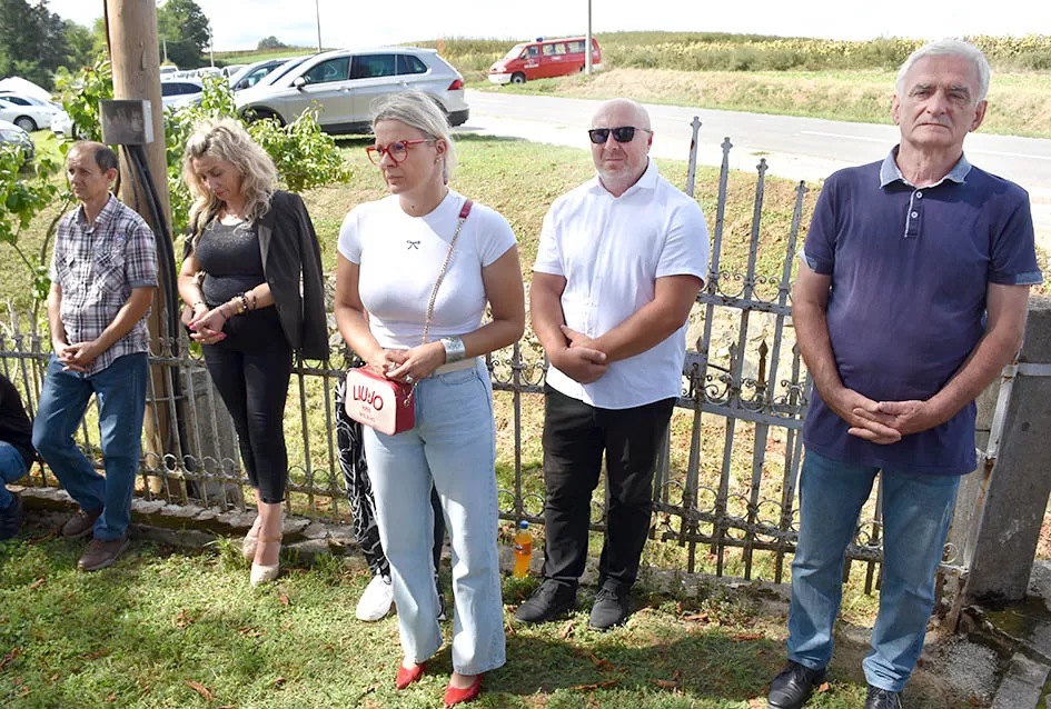 (FOTO) Velika svečanost u Alilovcima: Proslavljena 100. obljetnica kapelice Blažene Djevice Marije