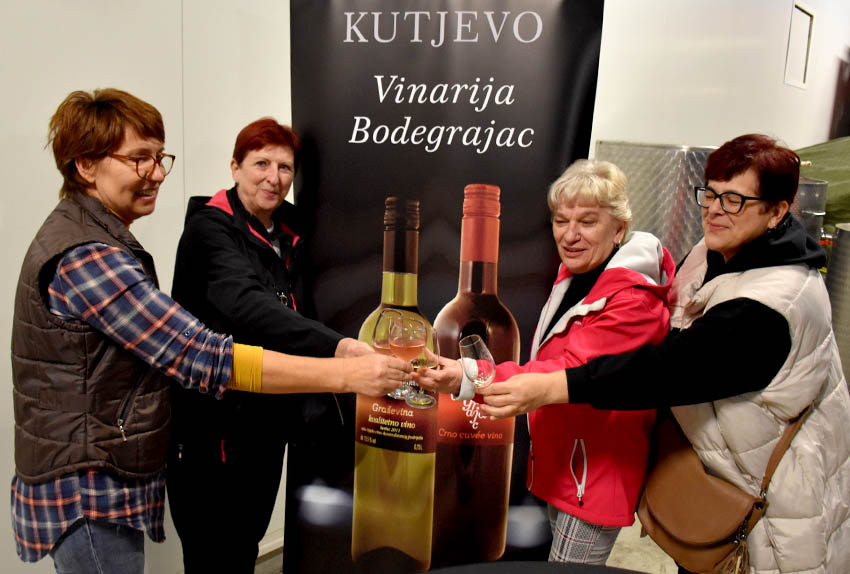 U prigodi Martinja uz domaće i brojni ljubitelji vina iz inozemstva u podrumima kutjevačkih vinara [FOTO]