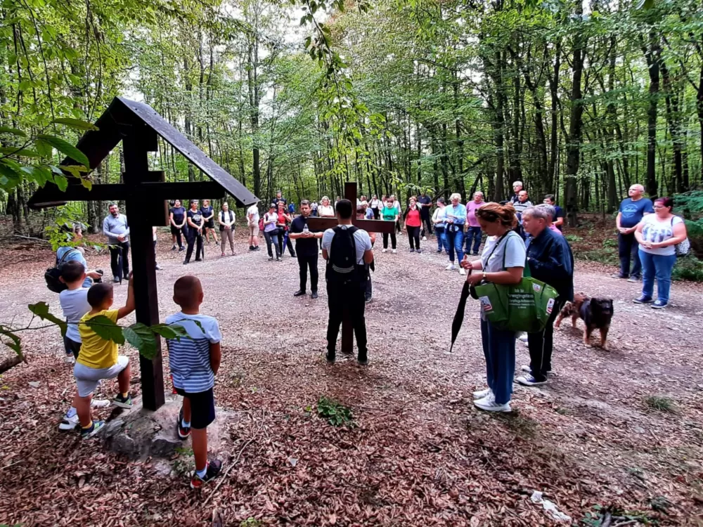 KRIŽNI PUT POŽEŠKA KOPRIVNICA-KLIKUN: Tradicionalno hodočašče predvodio pleternički župnik Dragan Hrgić 